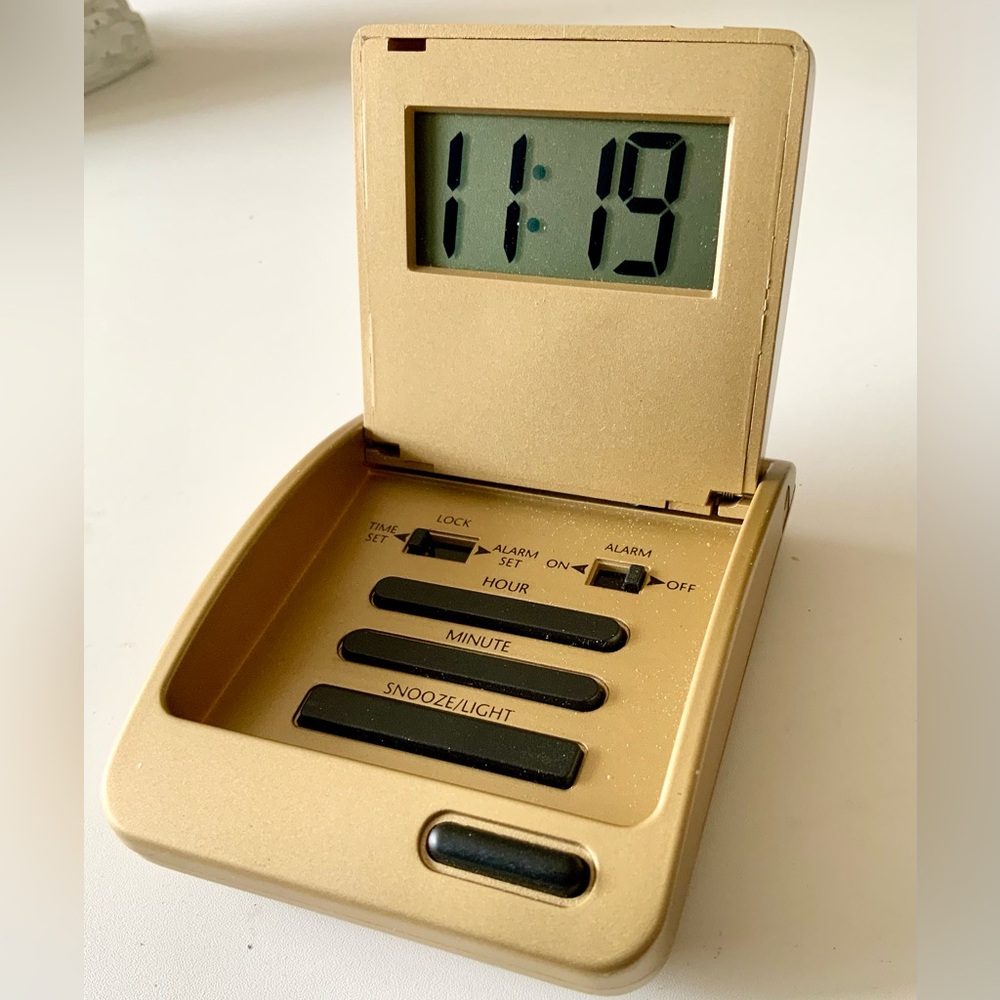 SCHILDKRAUT VINTAGE TRAVEL ALARM CLOCK WORKING